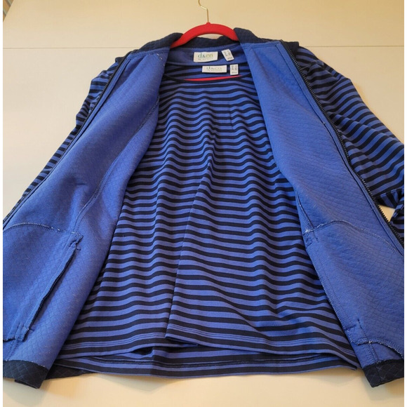 Women's‎ D & Co Active Blue Sleeveless Vest and Long Sleeve Striped Shirt Size L - Picture 4 of 4